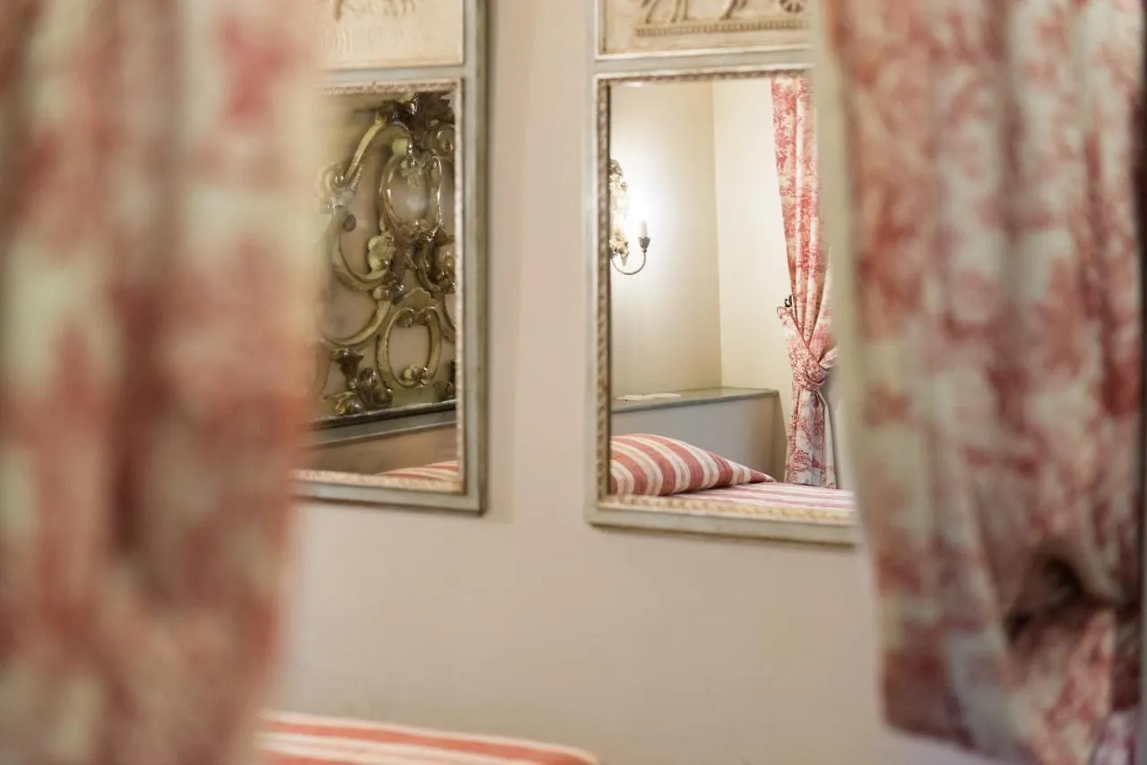 *** Bed & Breakfast Corte Dei Neri Residenza D'Epoca Florence Italy